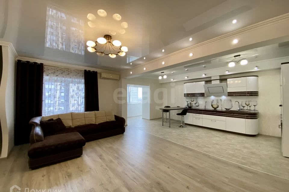 Сдаётся 2-комнатная квартира, 94.6 м²