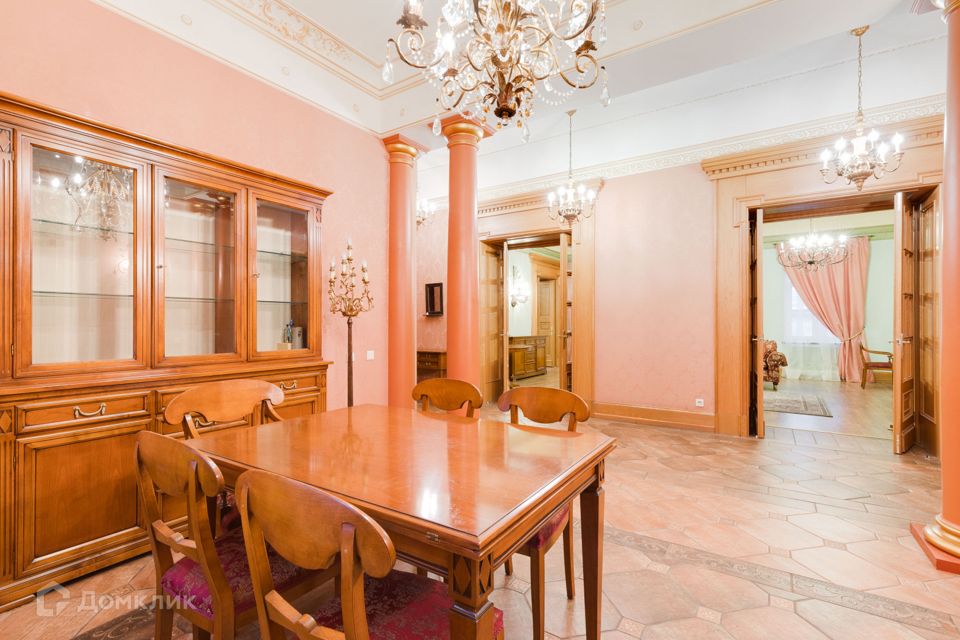 Сдаётся 5-комнатная квартира, 238 м²