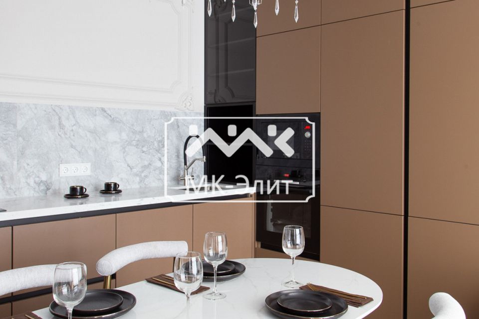 Продаётся 3-комнатная квартира, 102.5 м²