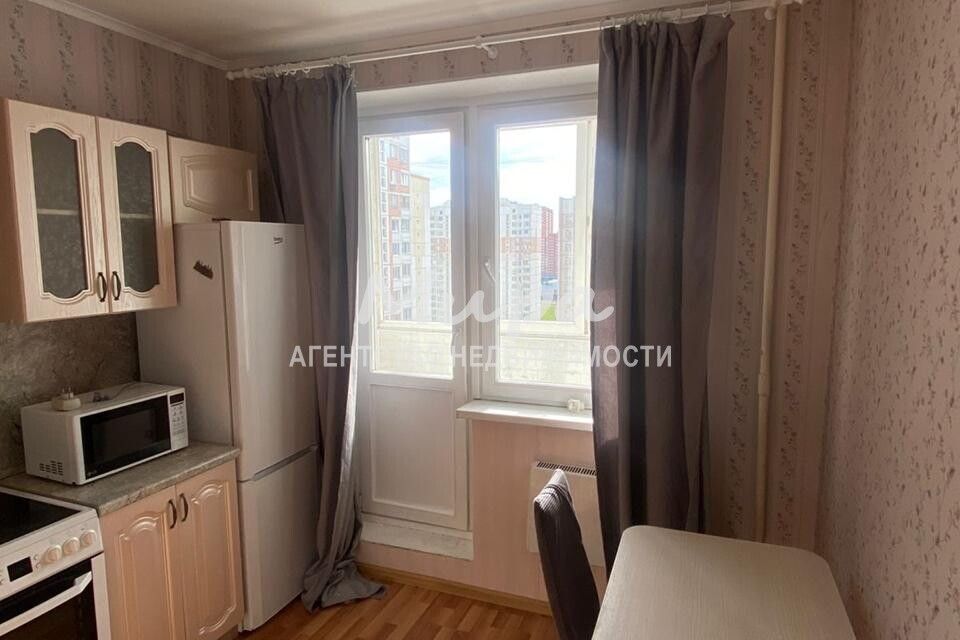 Продаётся 1-комнатная квартира, 42.3 м²