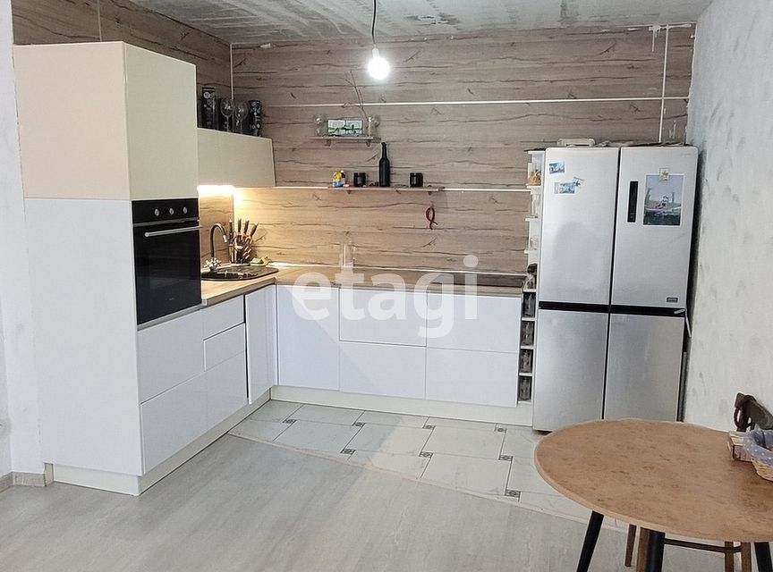 Продаётся 2-комнатная квартира, 63.3 м²