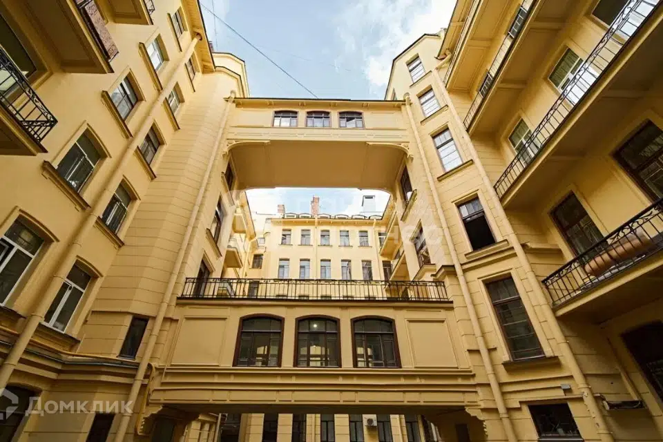 Продаётся 4-комнатная квартира, 101 м²