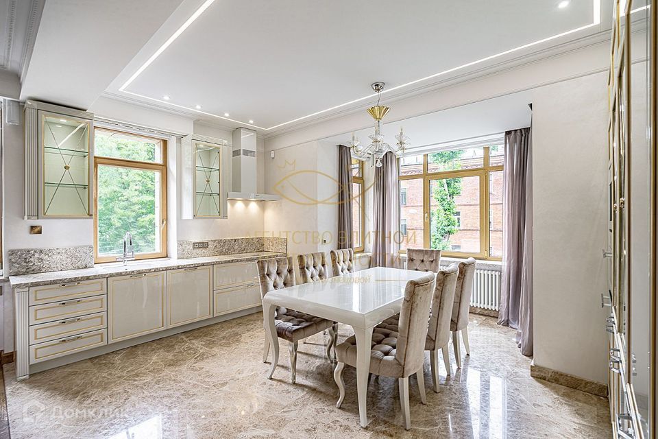 Продаётся 4-комнатная квартира, 134 м²