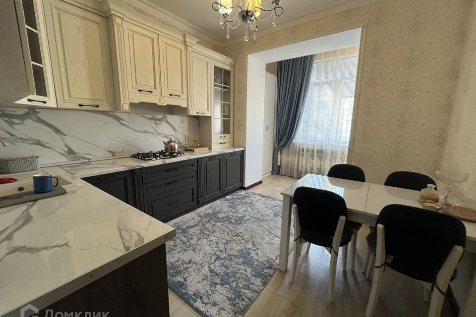 Продаётся 3-комнатная квартира, 100 м²