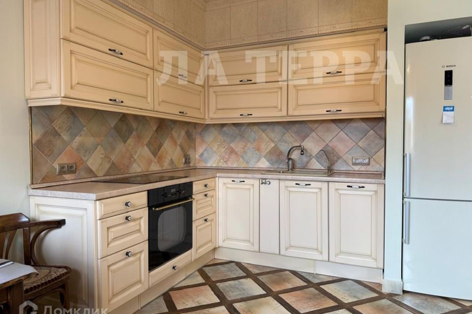 Продаётся 3-комнатная квартира, 97.9 м²
