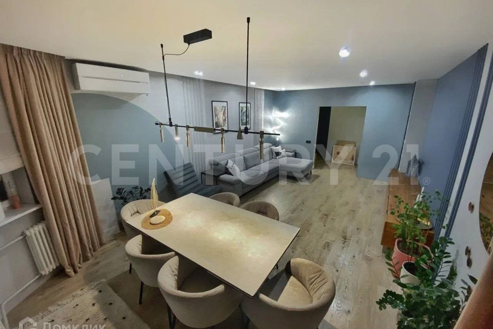 Продаётся 4-комнатная квартира, 111 м²