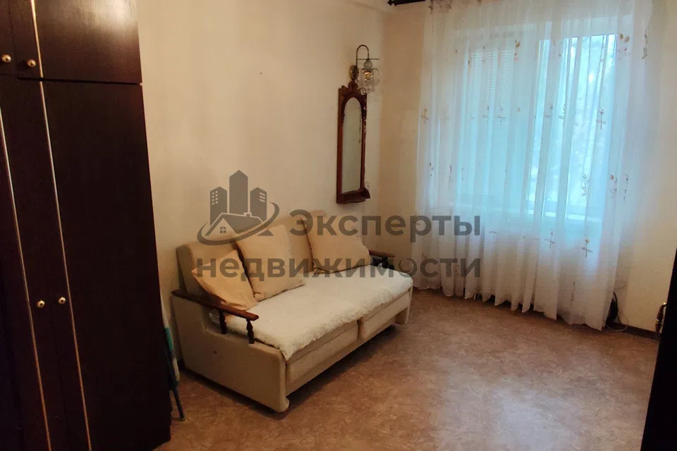 Продаётся 4-комнатная квартира, 56 м²