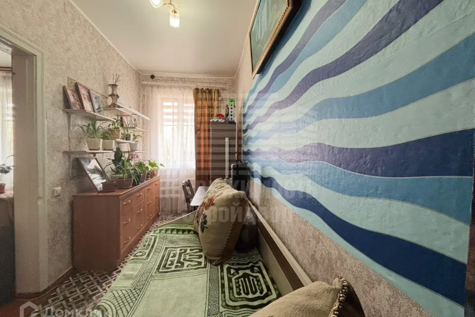 Продаётся 4-комнатная квартира, 61.3 м²