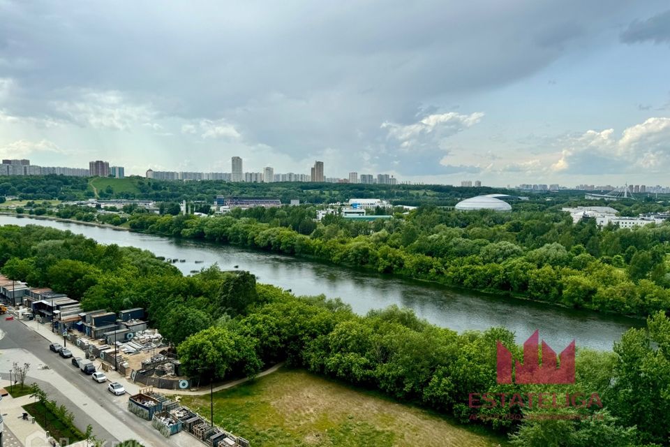 Продаётся 4-комнатная квартира, 132 м²