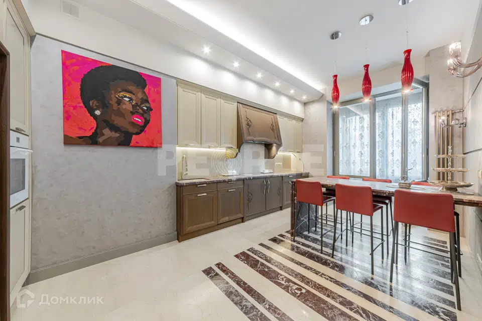 Продаётся 3-комнатная квартира, 126 м²