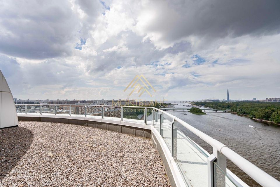 Продаётся 4-комнатная квартира, 364 м²