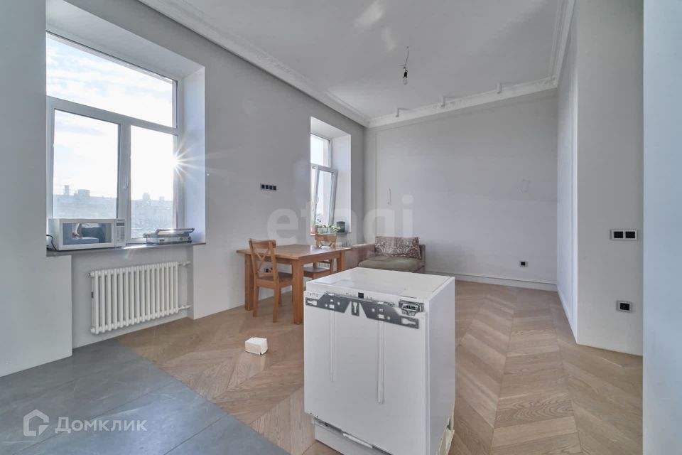 Продаётся 3-комнатная квартира, 111 м²