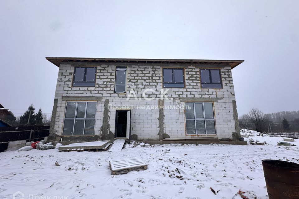 Продаётся 2-этажный дом, 315 м²