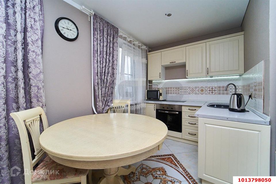 Продаётся 3-комнатная квартира, 63 м²
