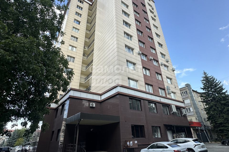 Продаётся 3-комнатная квартира, 137.7 м²