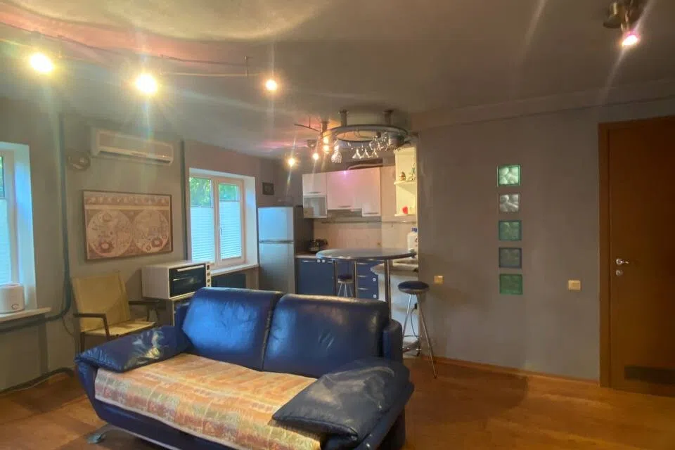 Сдаётся 2-комнатная квартира, 55 м²