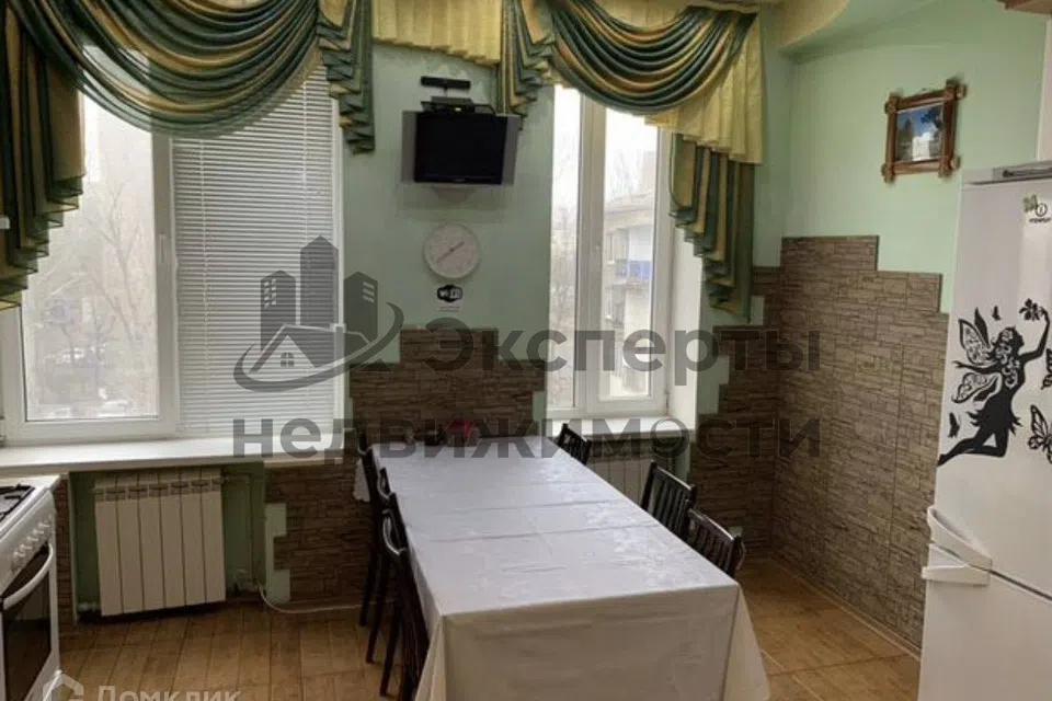 Продаётся 4-комнатная квартира, 90 м²