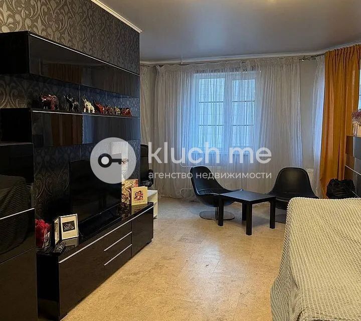 Продаётся 1-комнатная квартира, 57 м²