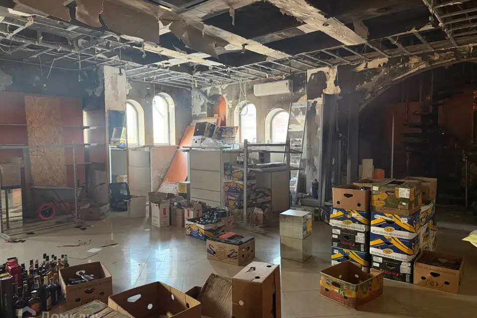 Сдаётся торговое помещение, 338.1 м²