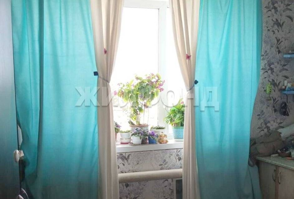 Продаётся 3-комнатная квартира, 52.9 м²