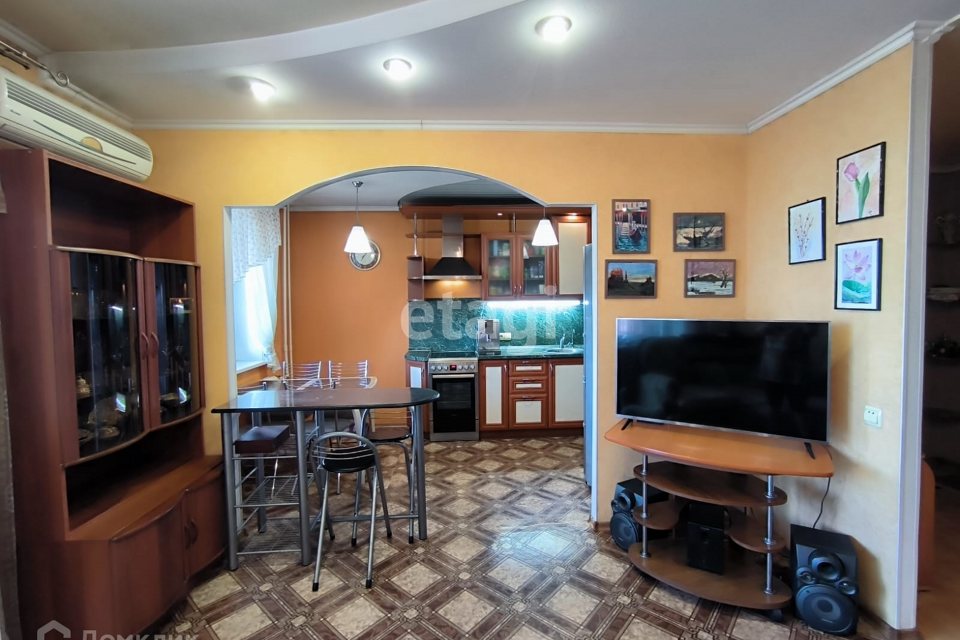 Продаётся 2-комнатная квартира, 67.2 м²