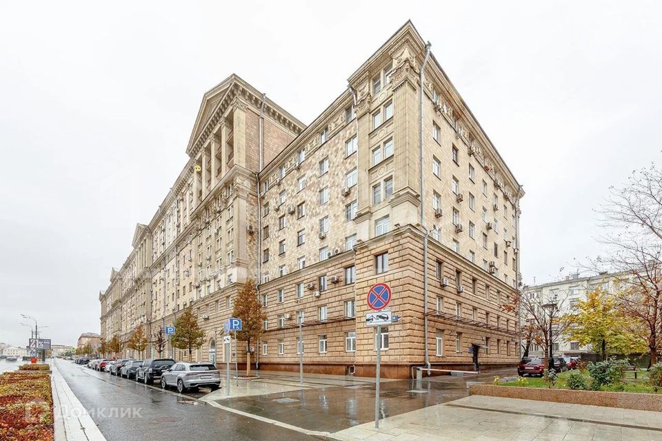 Продаётся 3-комнатная квартира, 114 м²