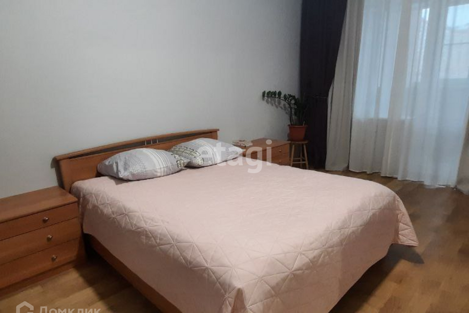 Продаётся 3-комнатная квартира, 120 м²