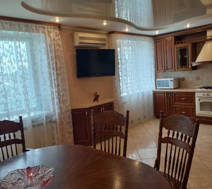 Продаётся 3-комнатная квартира, 113.2 м²