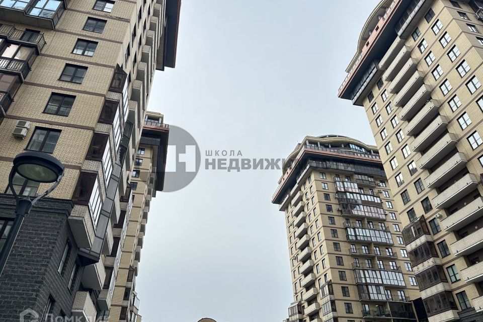 Продаётся 3-комнатная квартира, 101.7 м²