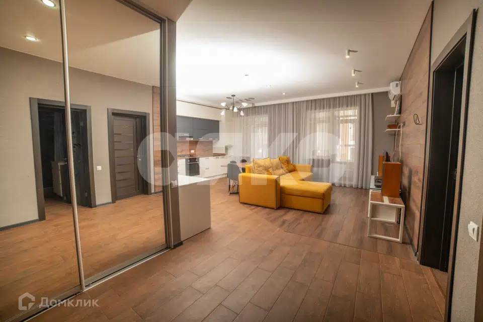 Продаётся 1-комнатная квартира, 56.6 м²
