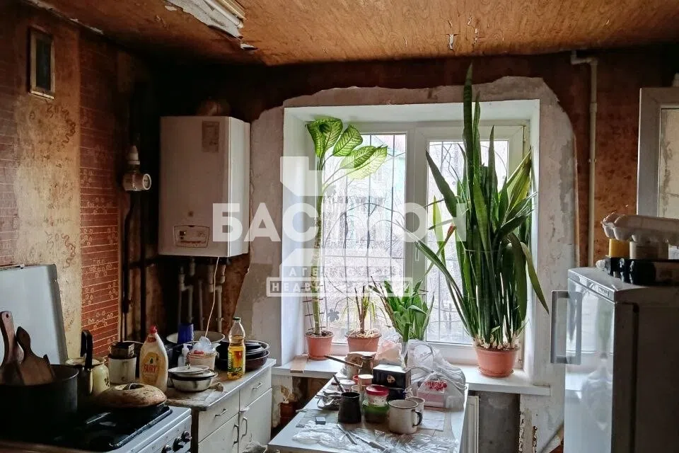 Продаётся 4-комнатная квартира, 82 м²