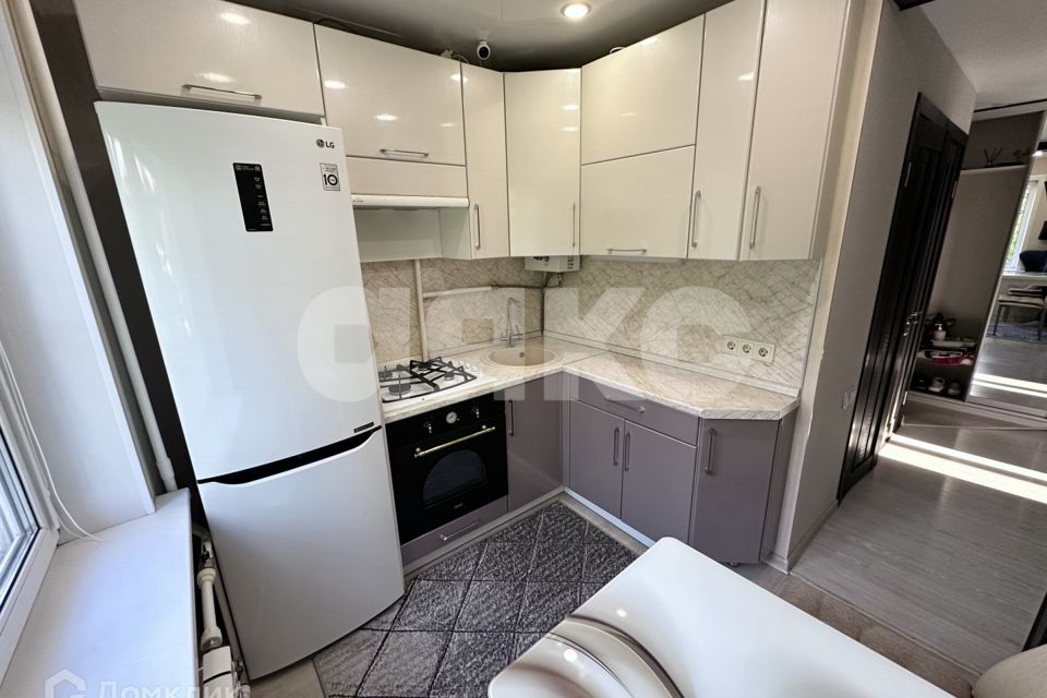 Продаётся 3-комнатная квартира, 47.6 м²