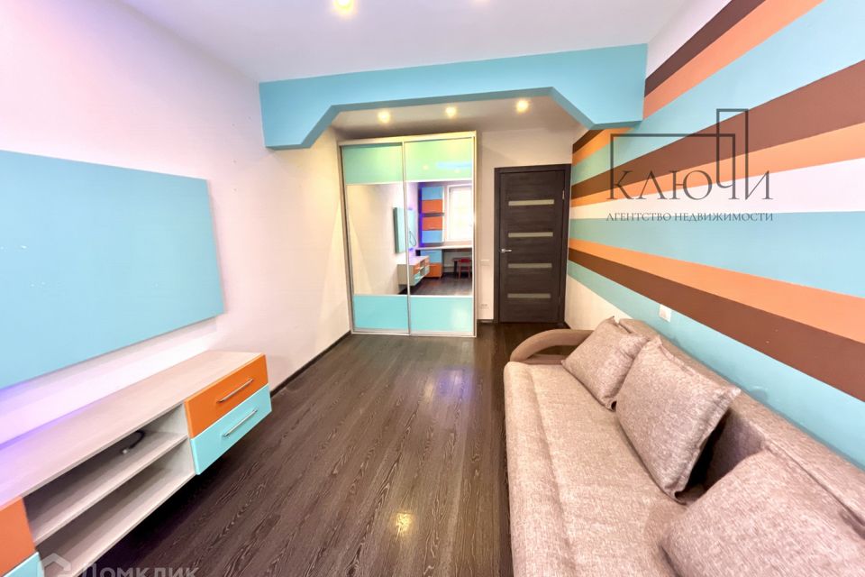 Продаётся 4-комнатная квартира, 120.8 м²
