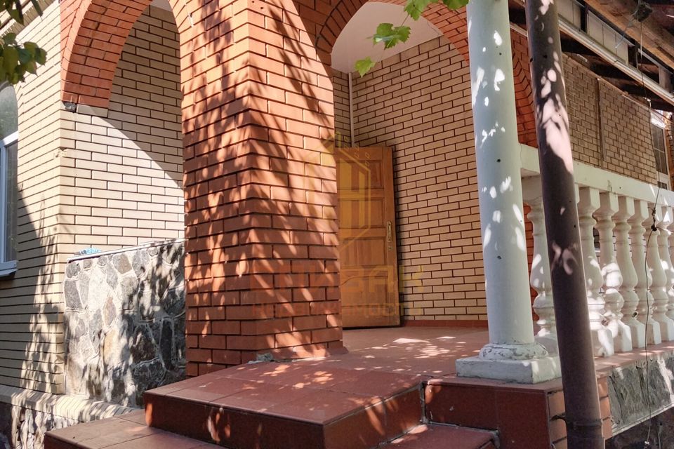 Продаётся 3-этажный дом, 548.5 м²