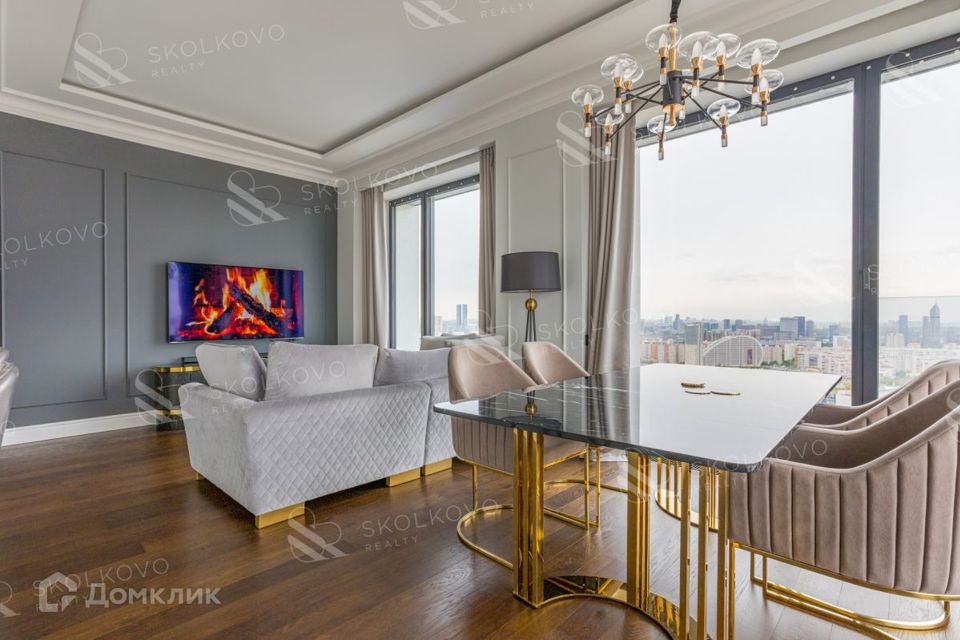 Продаётся 3-комнатная квартира, 113 м²