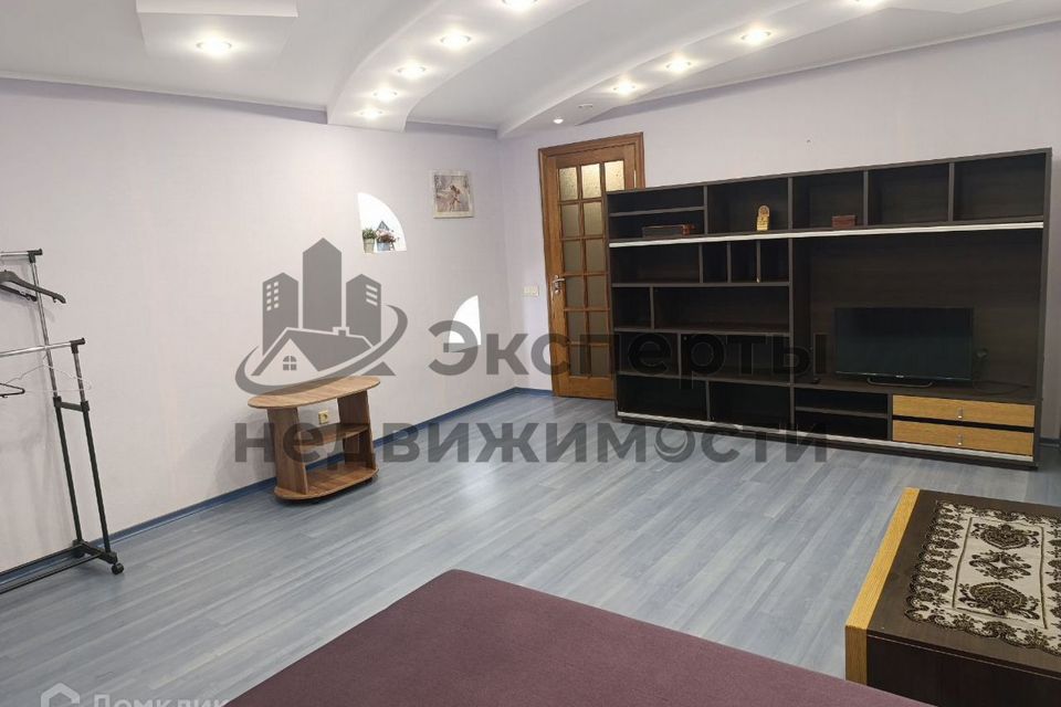 Продаётся 4-комнатная квартира, 109.3 м²