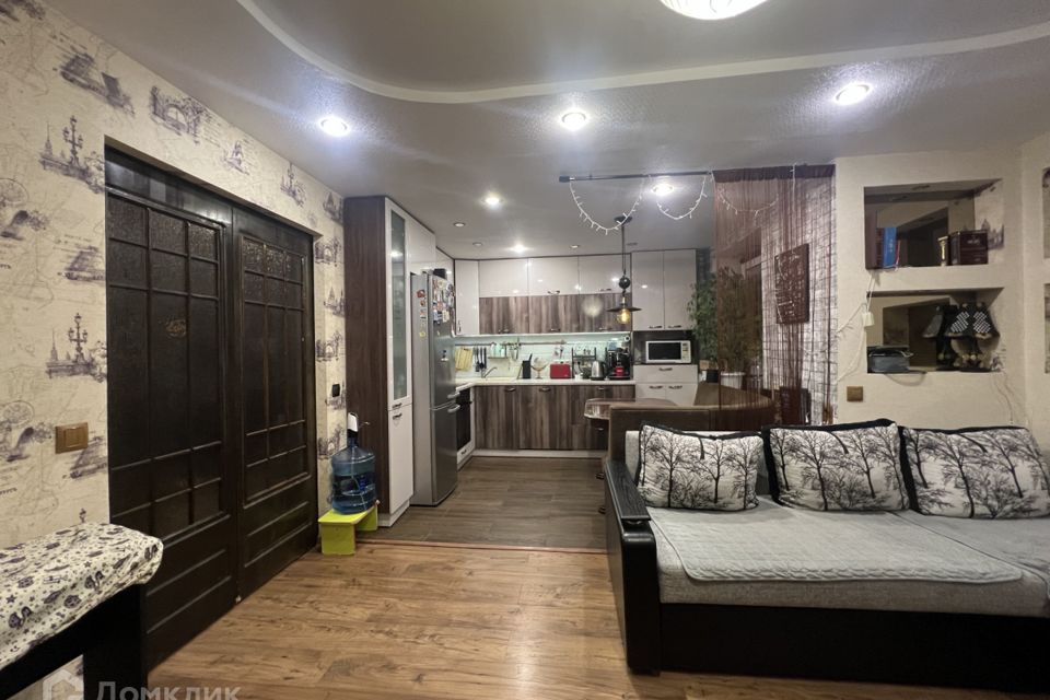 Продаётся 4-комнатная квартира, 73.7 м²