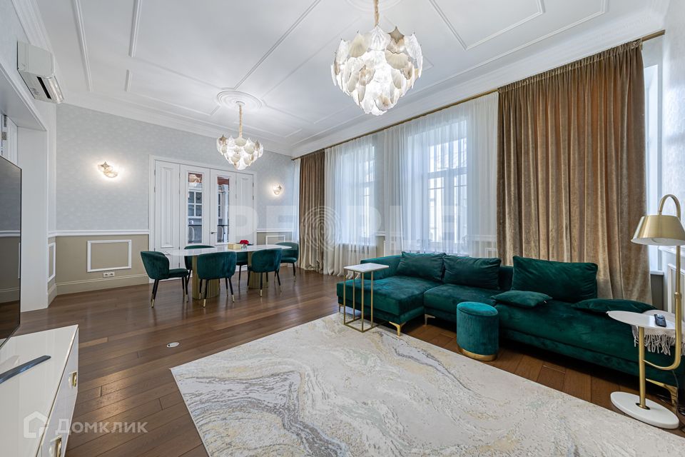Продаётся 4-комнатная квартира, 176 м²