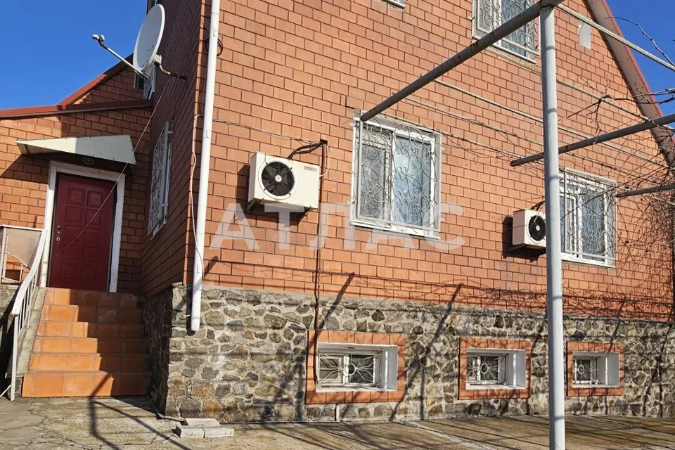 Продаётся 2-этажный дом, 203.5 м²