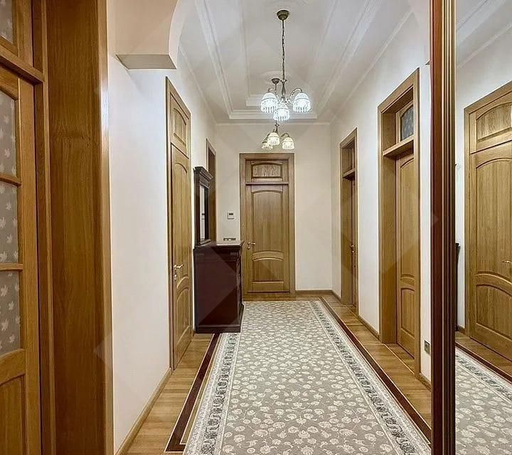Сдаётся 3-комнатная квартира, 150 м²