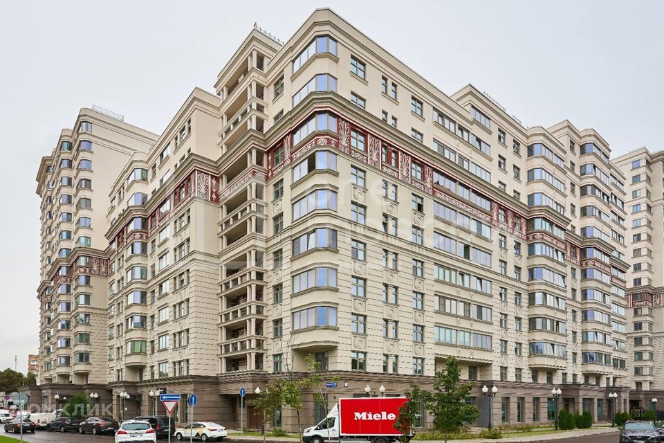 Продаётся 3-комнатная квартира, 130 м²
