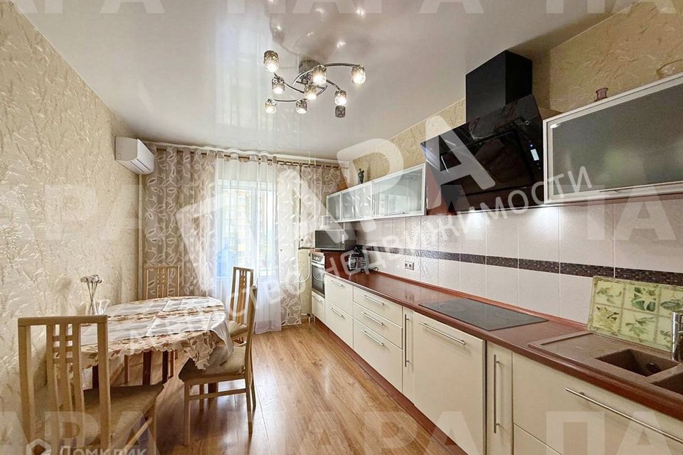 Сдаётся 2-комнатная квартира, 70 м²