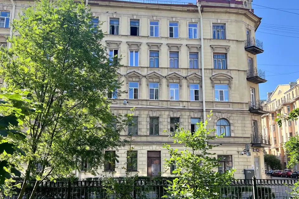 Продаётся 4-комнатная квартира, 109.1 м²
