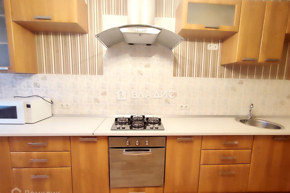 Сдаётся 3-комнатная квартира, 106.7 м²