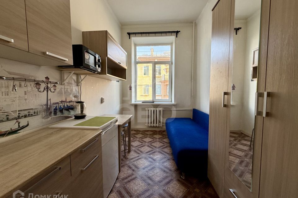 Продаётся комната в 9-комн. квартире, 8.9 м²