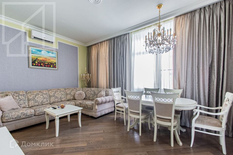 Сдаётся 2-комнатная квартира, 65 м²