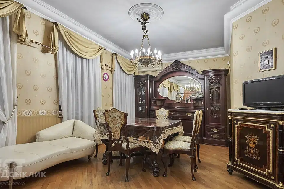 Продаётся 6-комнатная квартира, 435 м²