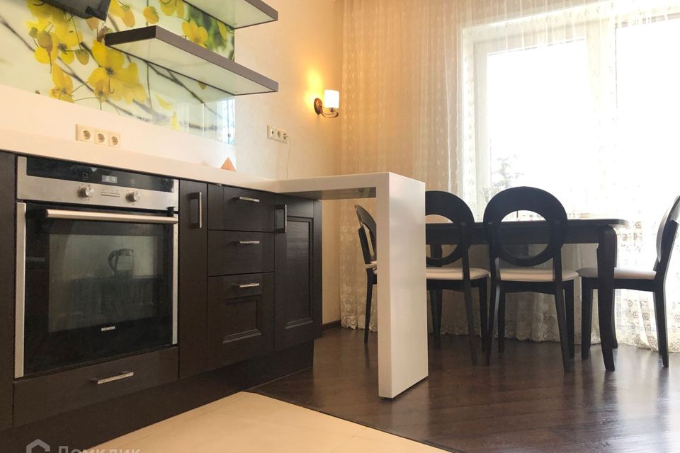Продаётся 3-комнатная квартира, 96.3 м²