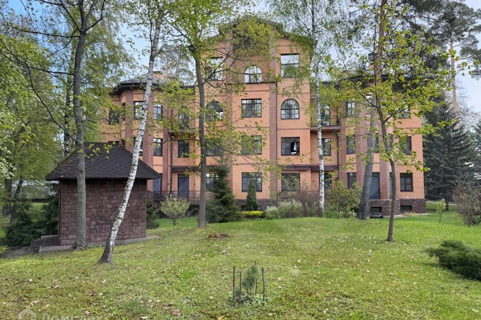 Продаётся 5-комнатная квартира, 500 м²