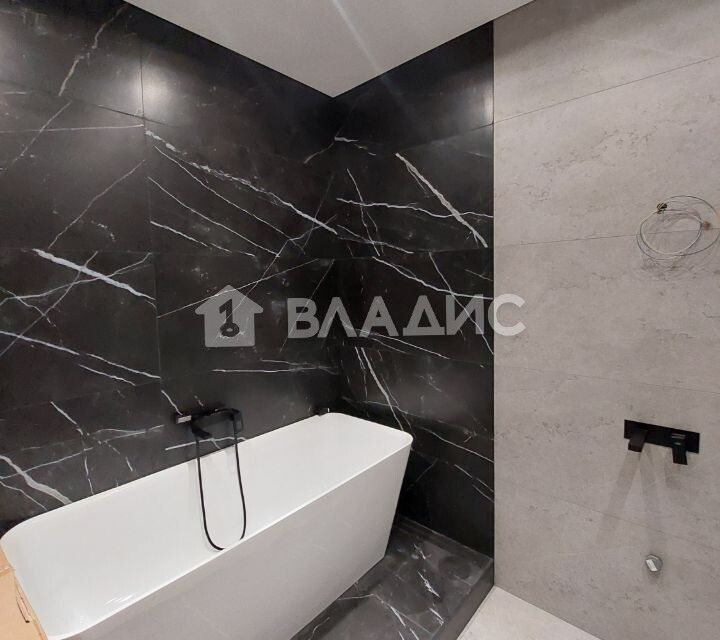 Продаётся 4-комнатная квартира, 97.6 м²